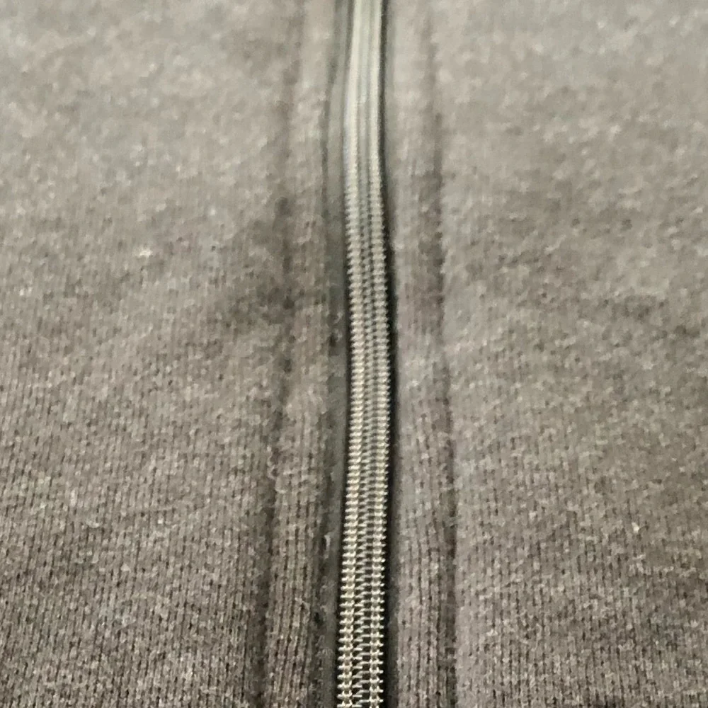 Champion Heavy Hoodie & Beanie Combination. Like new. Size Small. - Picture 5 of 8